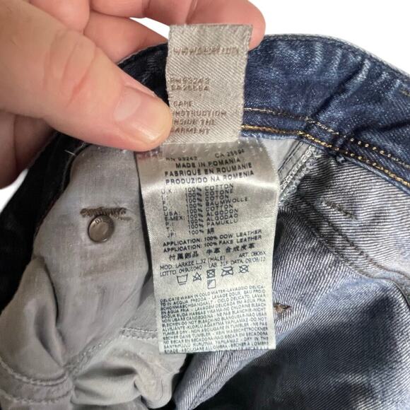 DIESEL Men’s Larkee Regular Straight Fit Jeans Dark Distressed Wash 33 - Picture 6 of 8